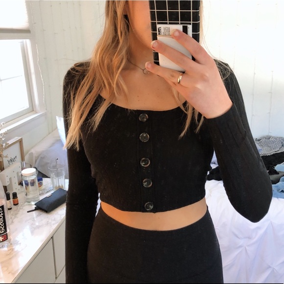 Forever 21 long sleeve crop - Picture 2 of 4